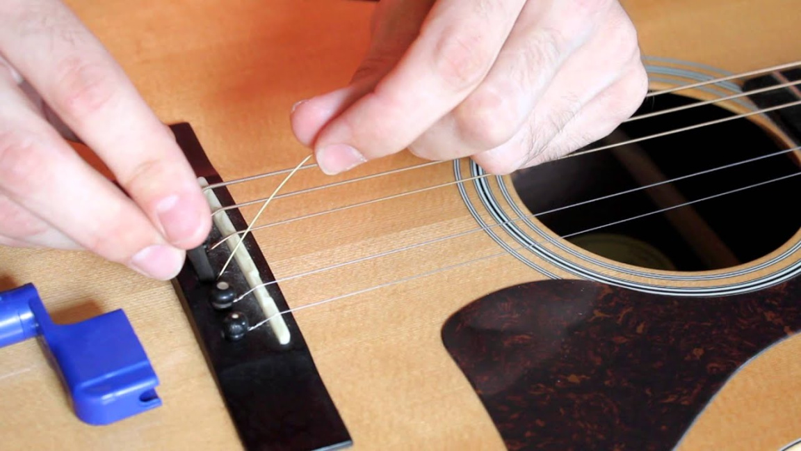 How to Change an Acoustic Guitar String, EASY! How to Change an Acoustic Guitar String, EASY!
